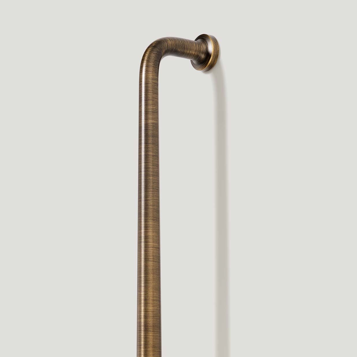 Plank Hardware Cabinetry GRAYSON Heavyweight Long Handle - Antique Brass