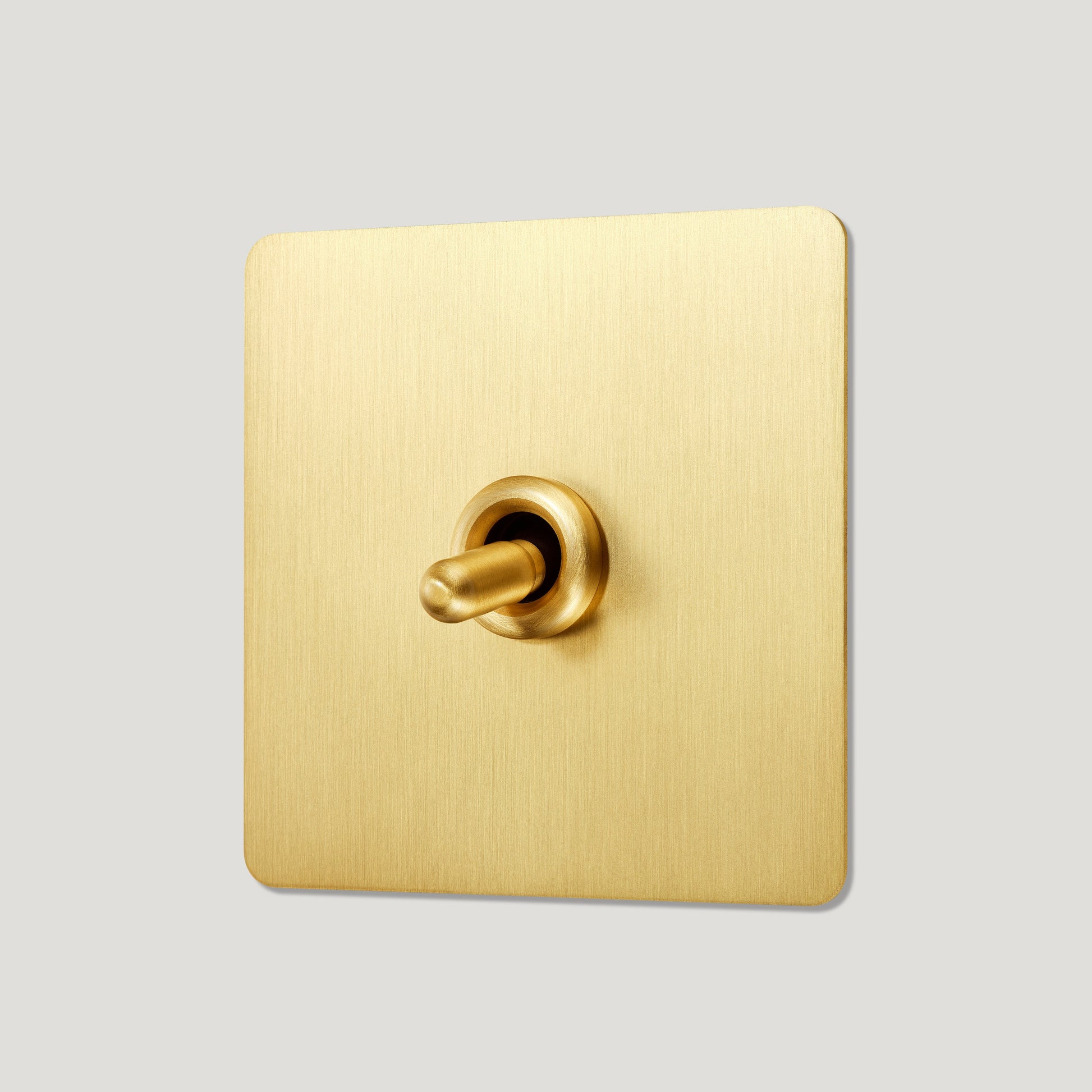 Plank Hardware Electric PALO 1G Toggle Switch - Brass
