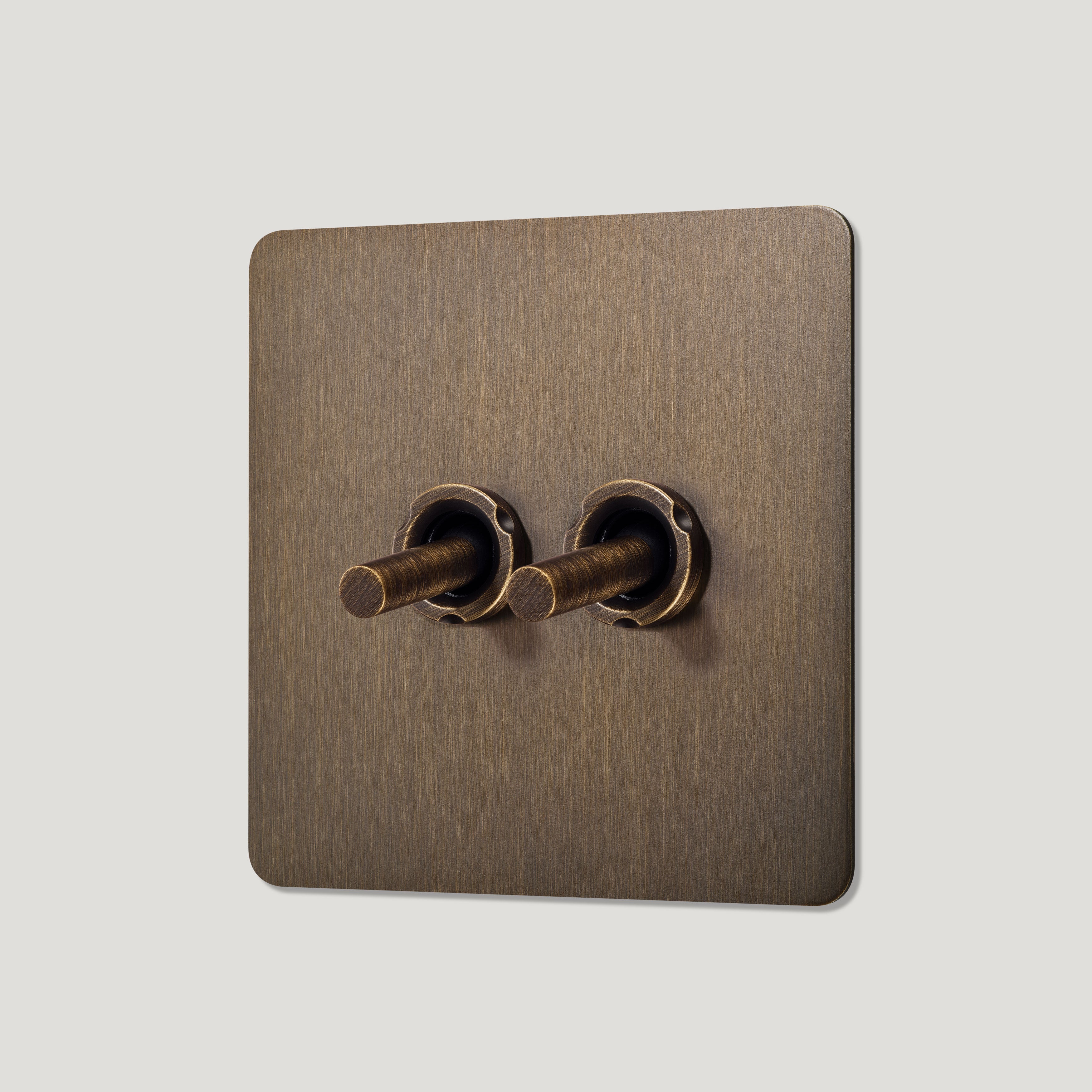 Plank Hardware toggle switches 4 gang 2g